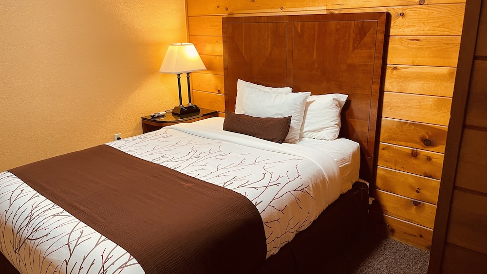 Standard Kitchenette Room with Two Queen Beds photo 3