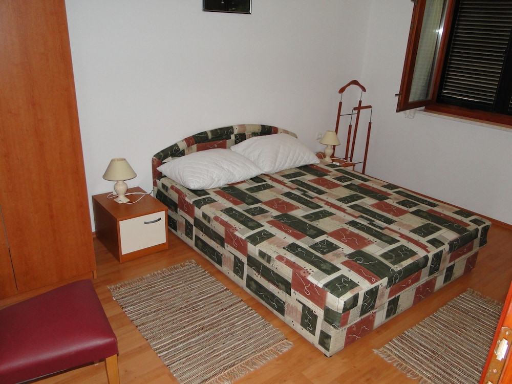 Apartment (2)