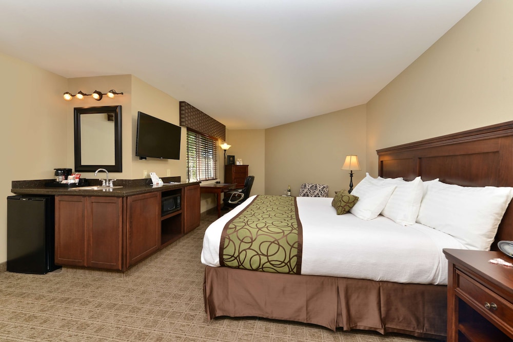 Suite, 1 King Bed, Accessible, Jetted Tub - Photo 3