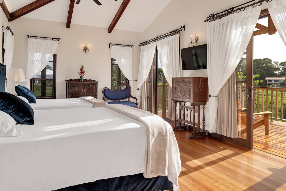 Junior Suite, 1 King Bed, Private Pool, Garden View (Junior Suite w/Jac. or PP) photo 2