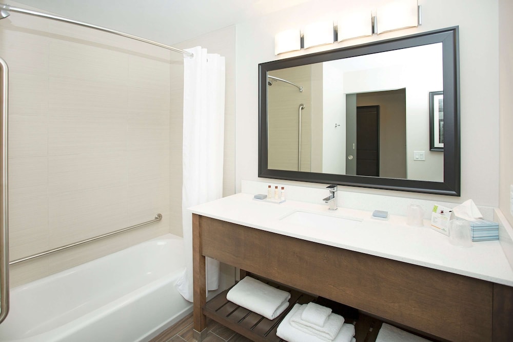 Studio Suite, 1 King Bed, Non Smoking