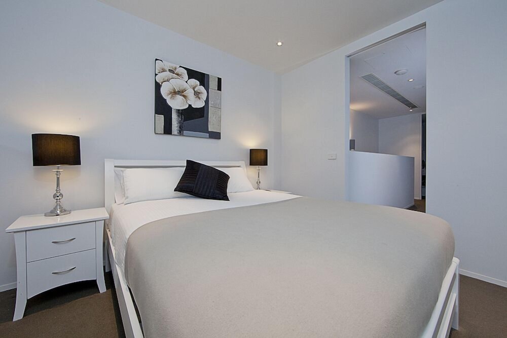 Apartment, 1 Bedroom (6/3 Burbury Close) photo 2