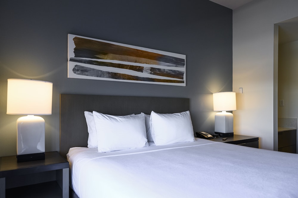 Suite, 1 Bedroom (Specialty) photo 1