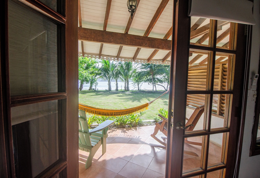 Deluxe Room, 2 Double Beds, Ocean View thumbnail 5