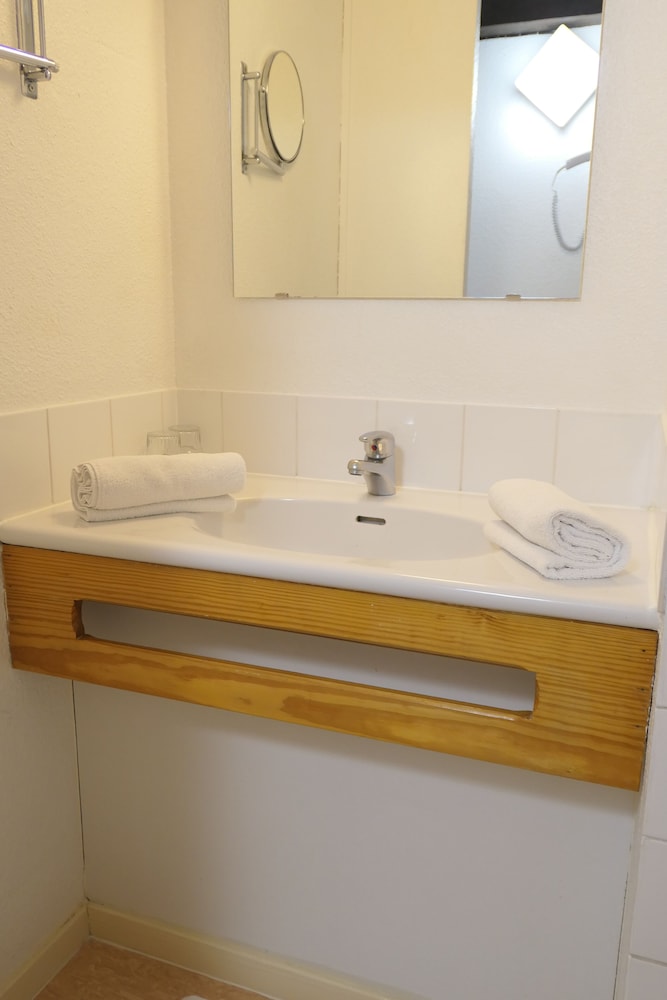 Quadruple Room, Bathtub photo 3