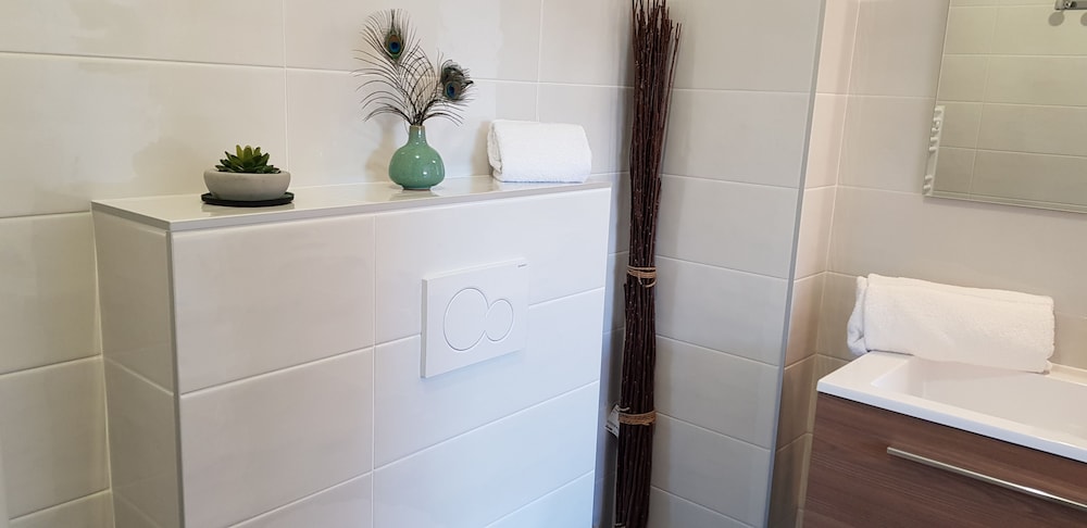 Comfort Double or Twin Room, Accessible, Private Bathroom (Ain) photo 2