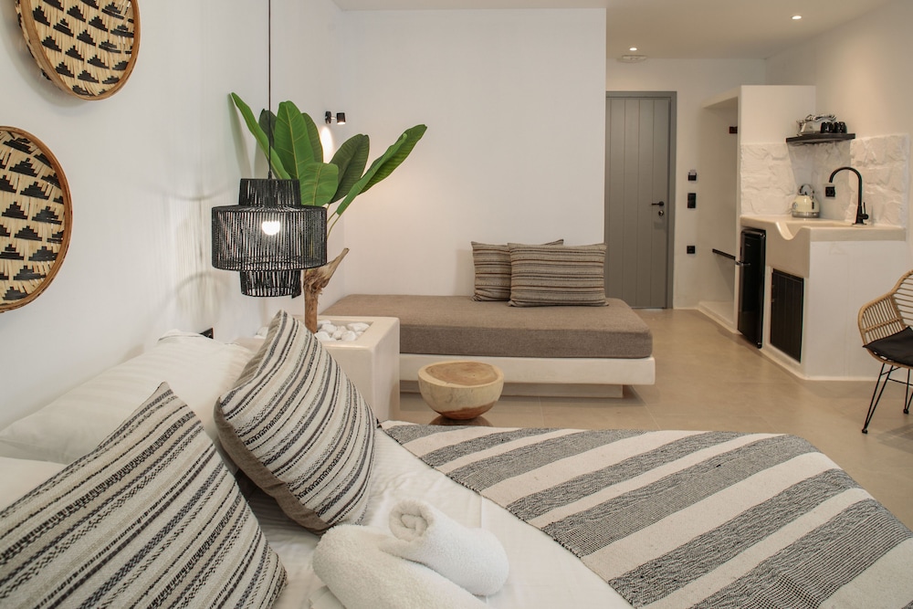 Deluxe Triple Room - Photo 3