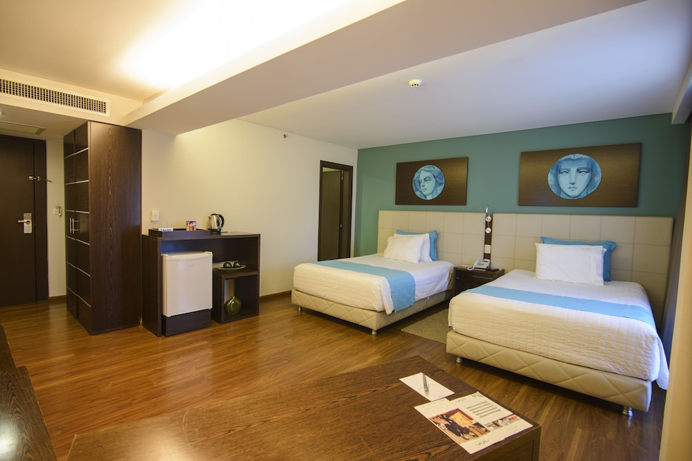 Junior Suite, 2 Twin Beds photo 1
