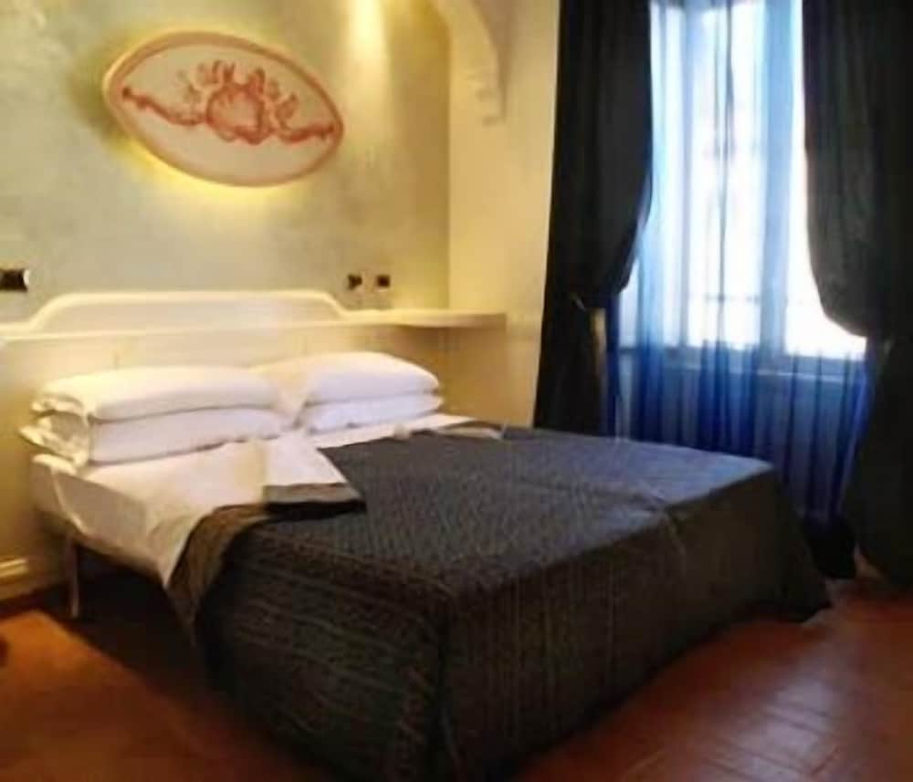 Double Room - Photo 1