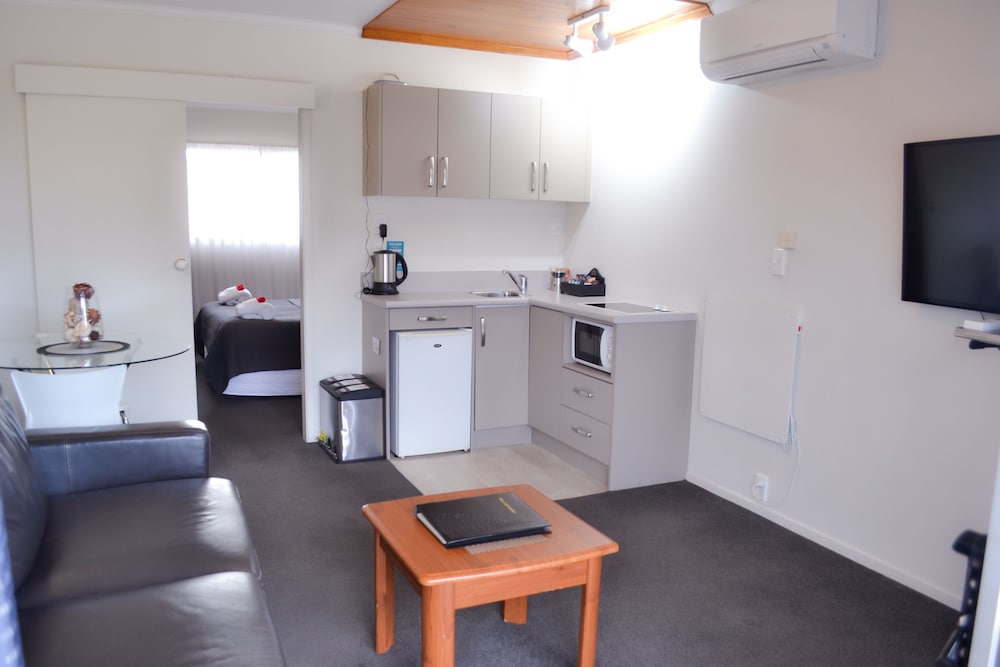 Standard Room, 1 Bedroom, Non Smoking, Kitchenette (Unit,  6,7) photo 2