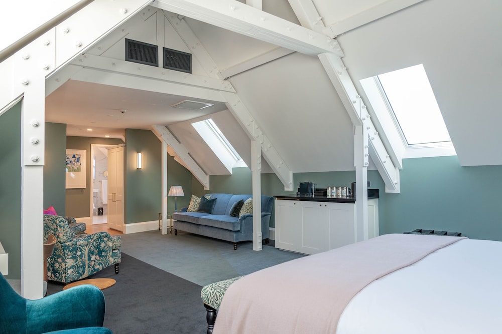 Royal Skylight Room - Photo 4