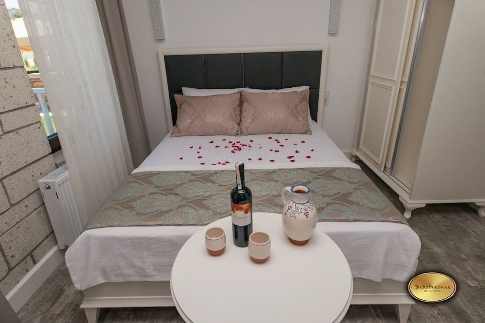 Deluxe Room, Patio photo 1