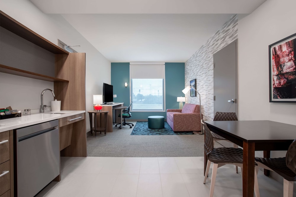 Suite, 1 King Bed, Accessible, Bathtub (Mobility) - Photo 4