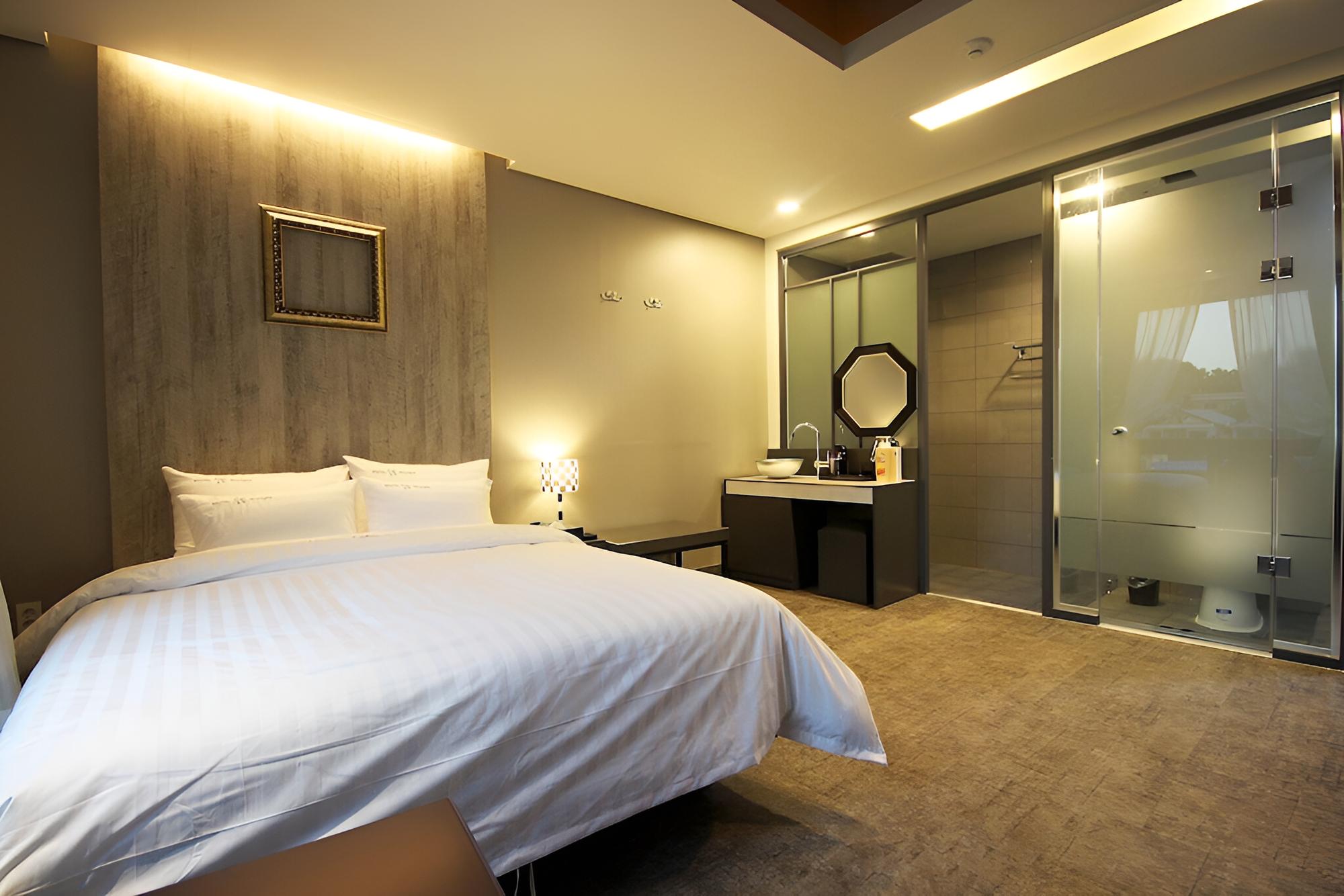 Room (Standard) - Photo 3