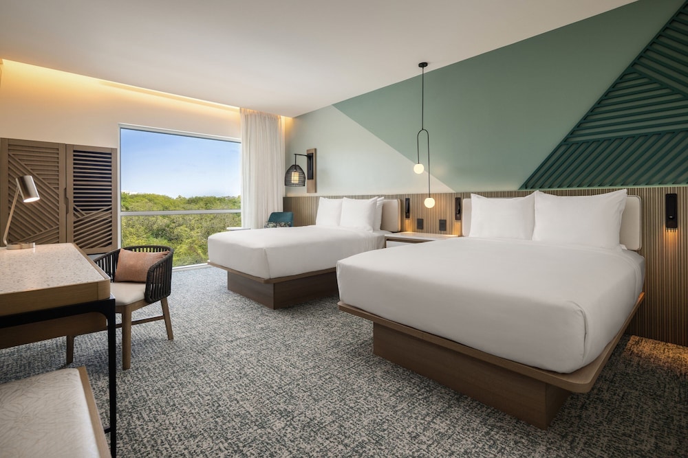 Room, 2 Queen Beds (Island View) - Photo 2