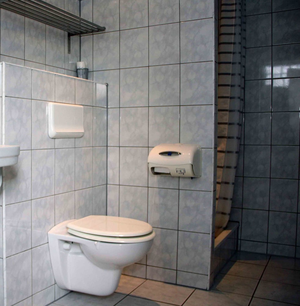 Basic Double Room (Budget) photo 3