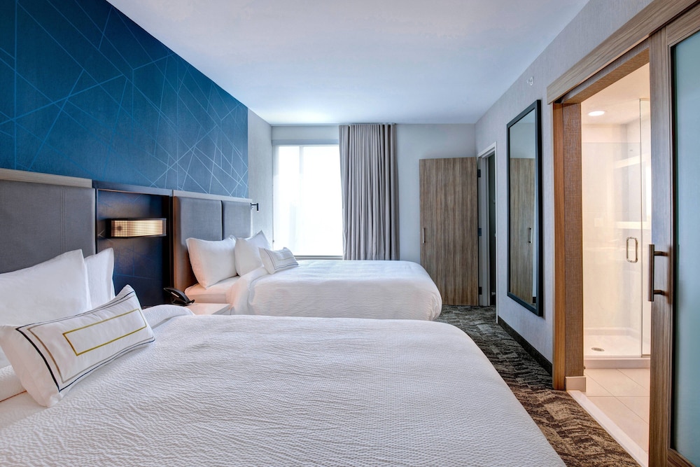 Suite, Multiple Beds - Photo 8