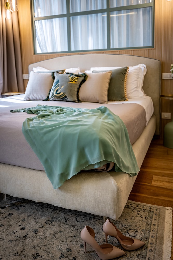 Executive Suite (Jacuzzi) - Photo 7