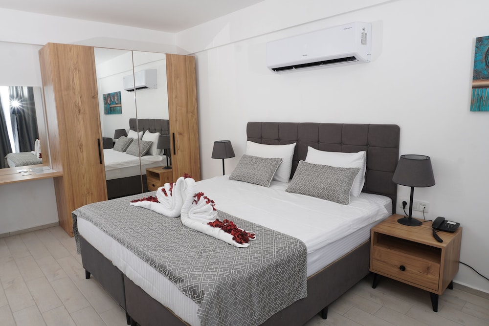 Deluxe Double Room - Photo 21