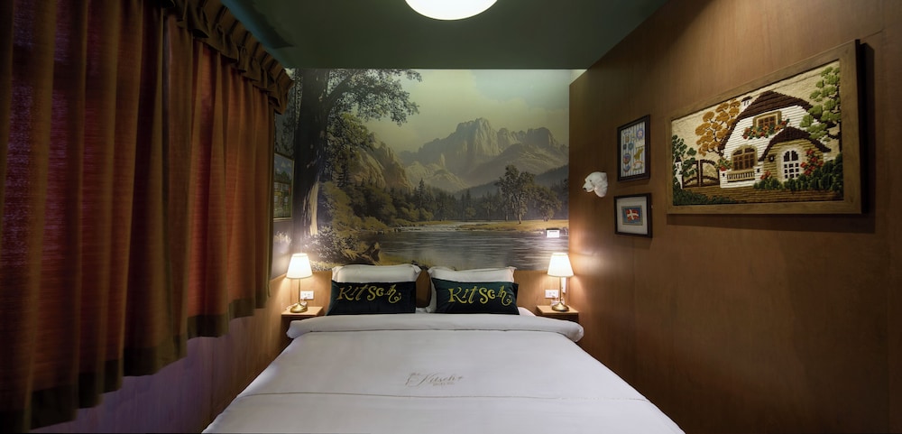 Suite, 1 King Bed photo 2