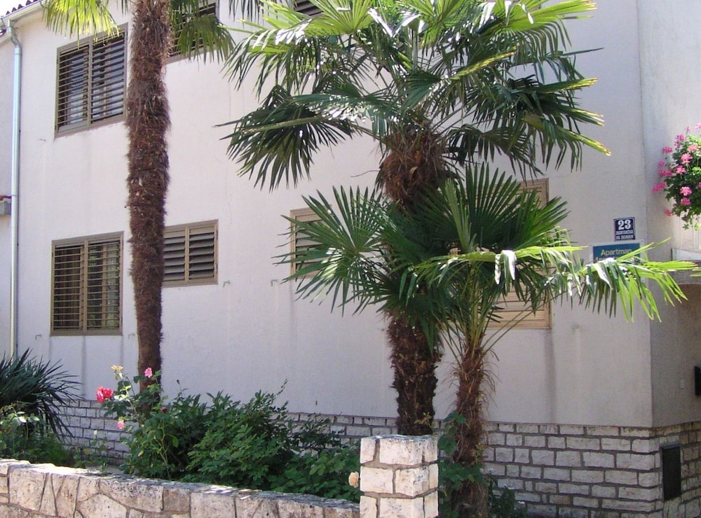 Apartment (Three Bedroom Apartment (Marina))