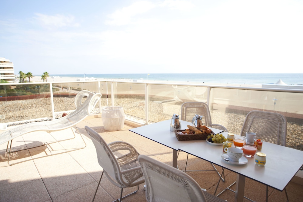 Twin Room, Sea View (Prestige)