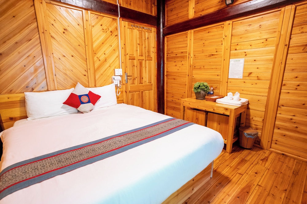 Room, 1 Queen Bed, Shared Bathroom, Mountain View - Photo 9