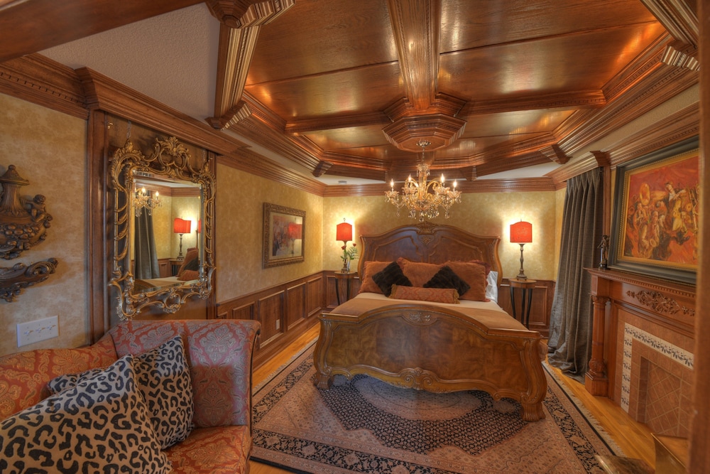 The Royal Suite photo 2