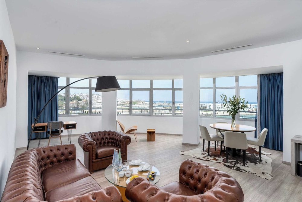 Superior Suite, Pool View - Photo 8