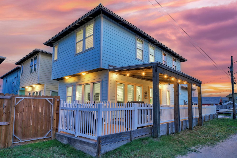 House (4 Bedrooms)