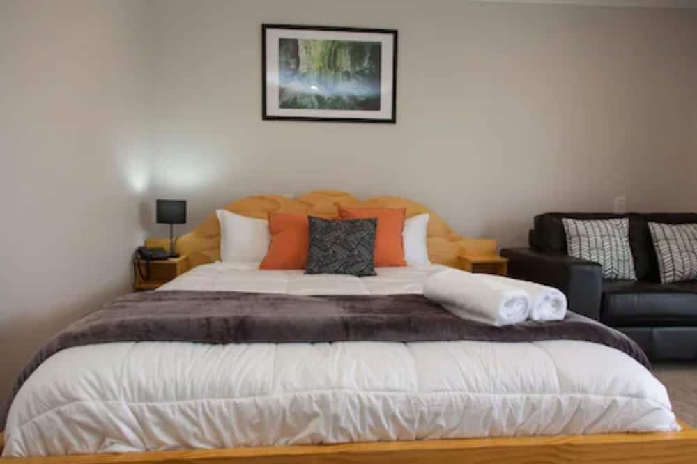 Standard Suite, 1 Bedroom, Non Smoking, Kitchen (unit / twin) photo 3
