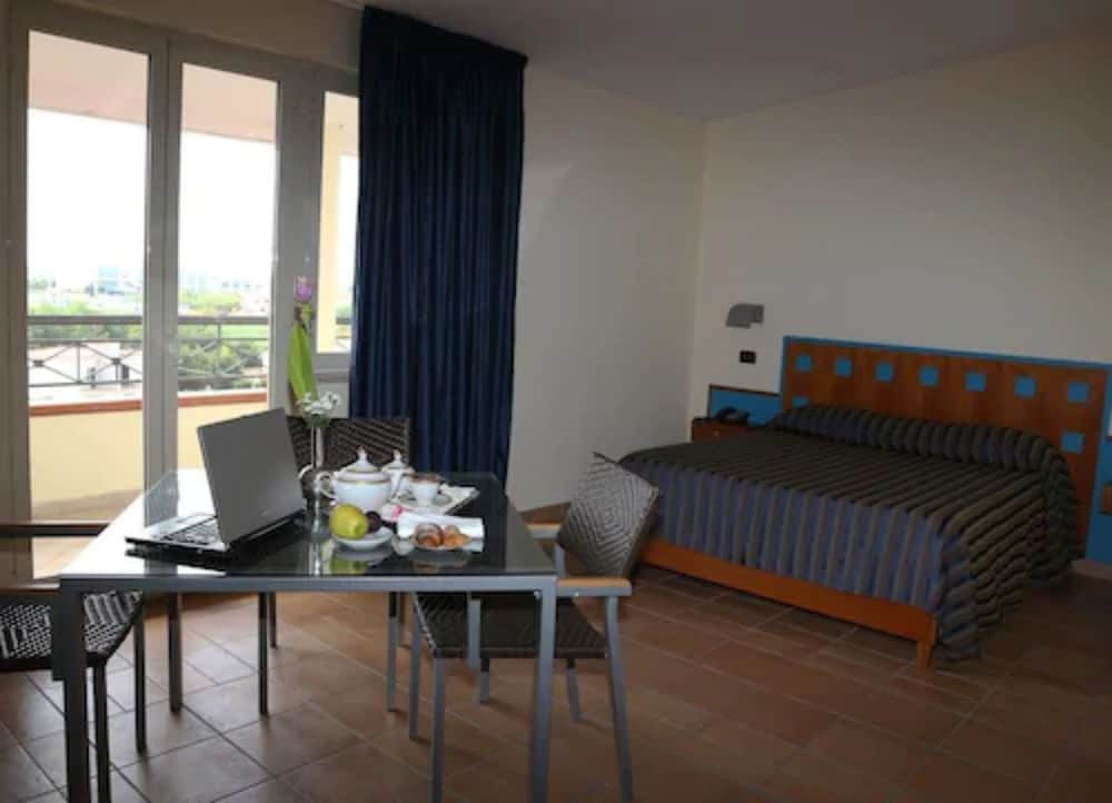 Deluxe Double or Twin Room photo 1