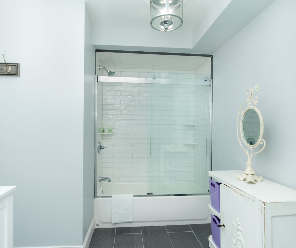 Standard Double Room, Ensuite (Sweet Violets Room) photo 3