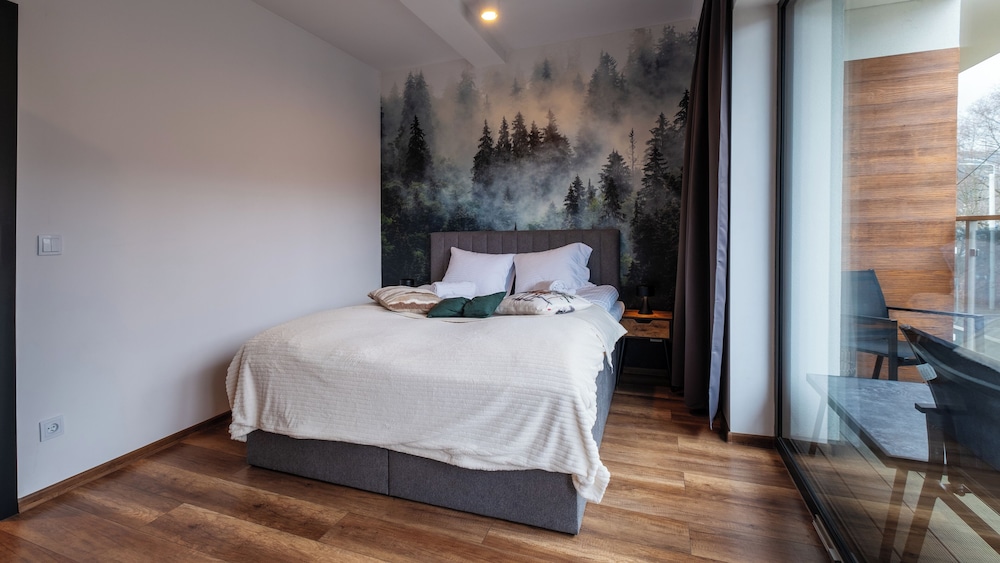 Apartment (E1) photo 2