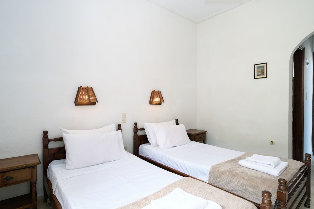 Standard Double or Twin Room, Garden View photo 3
