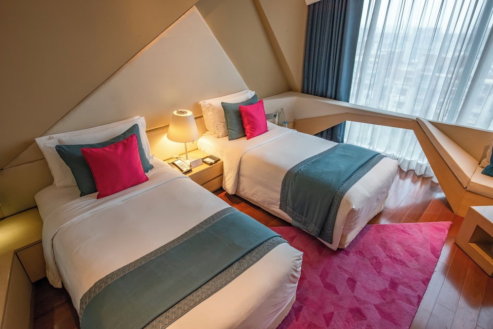 Premium Room, 1 Twin Bed (Airport View)