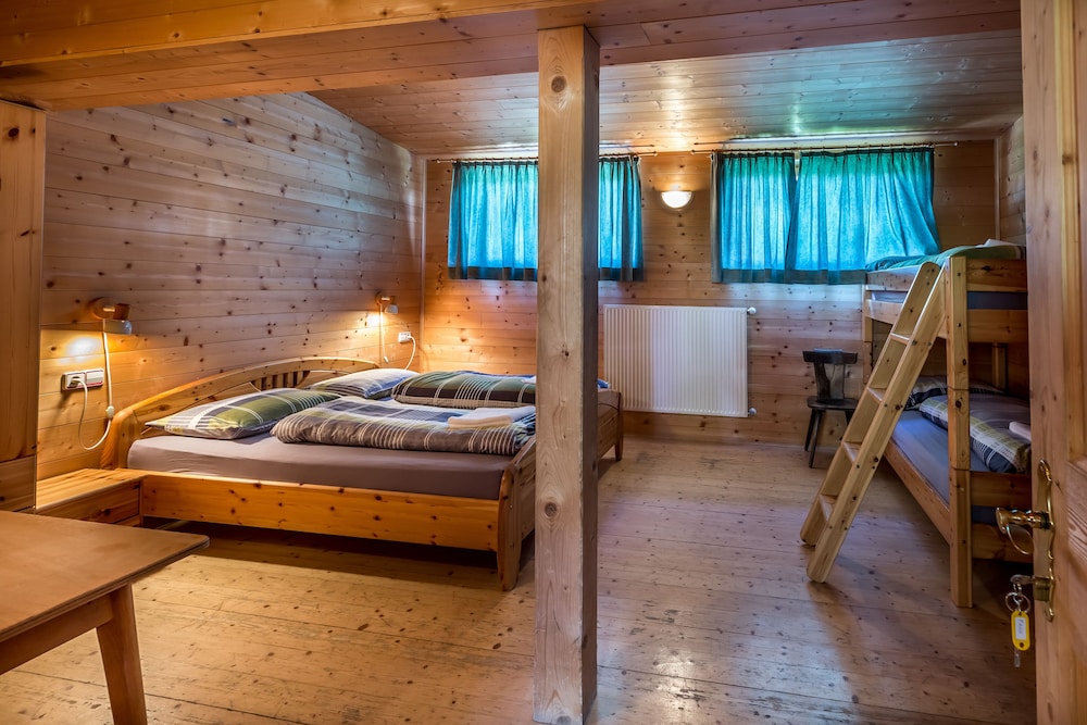 Basic Double Room photo 2