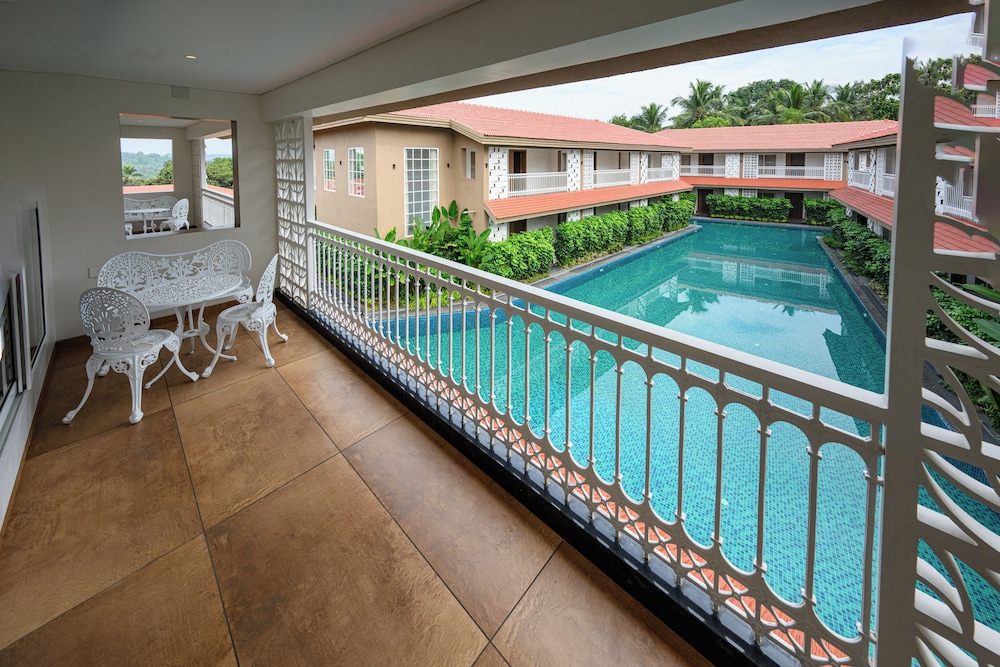 Standard Room, Non Smoking, Pool View photo 3