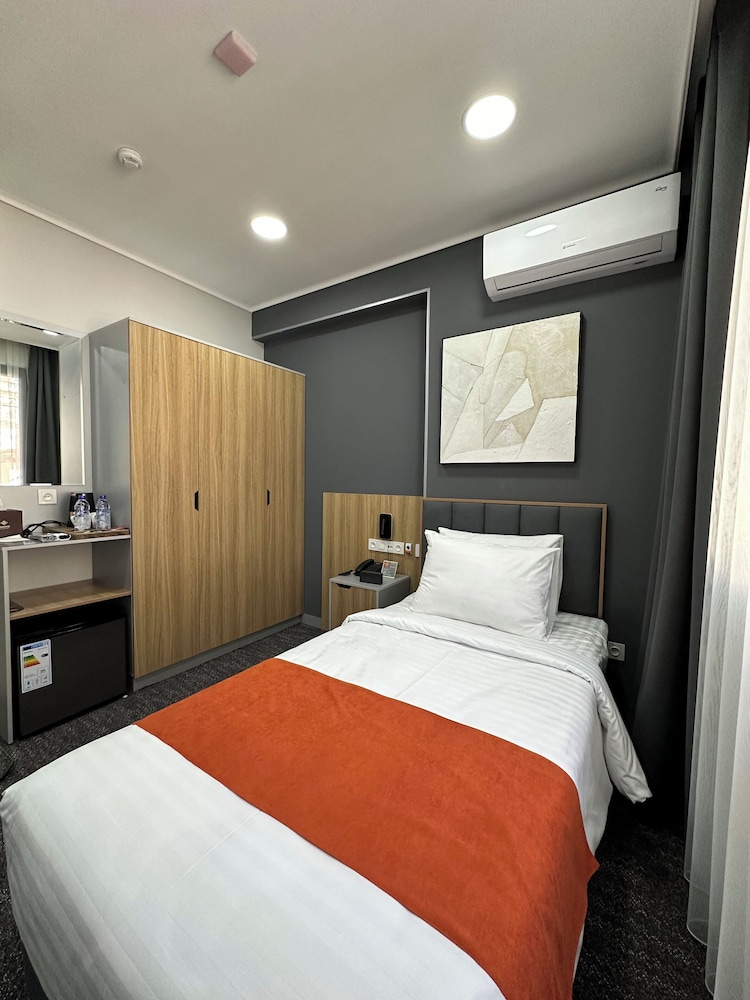 Economy Room photo 3