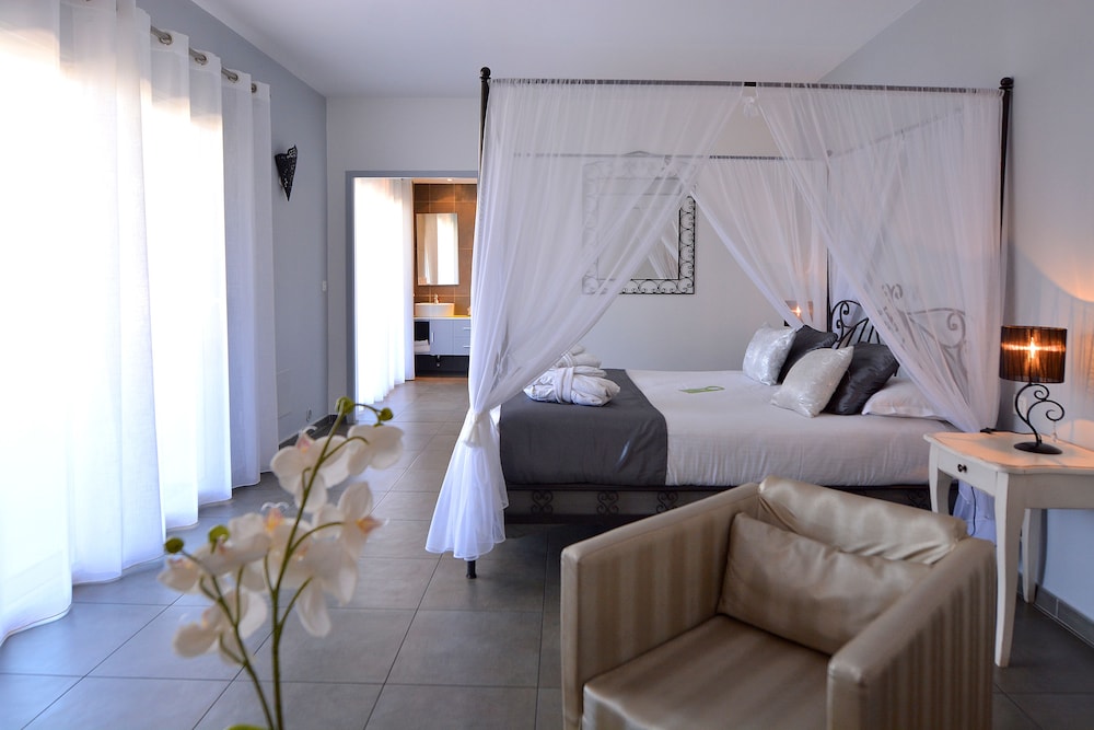 Signature Suite (Madonetta) - Photo 4
