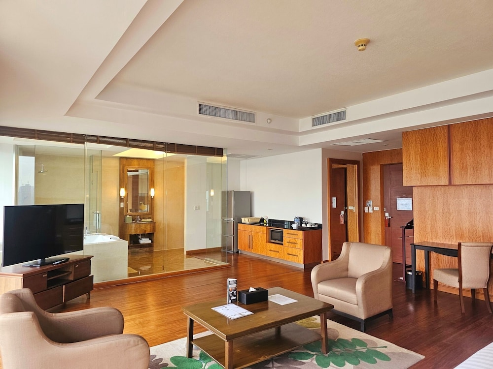 Jacuzzi Suite photo 2