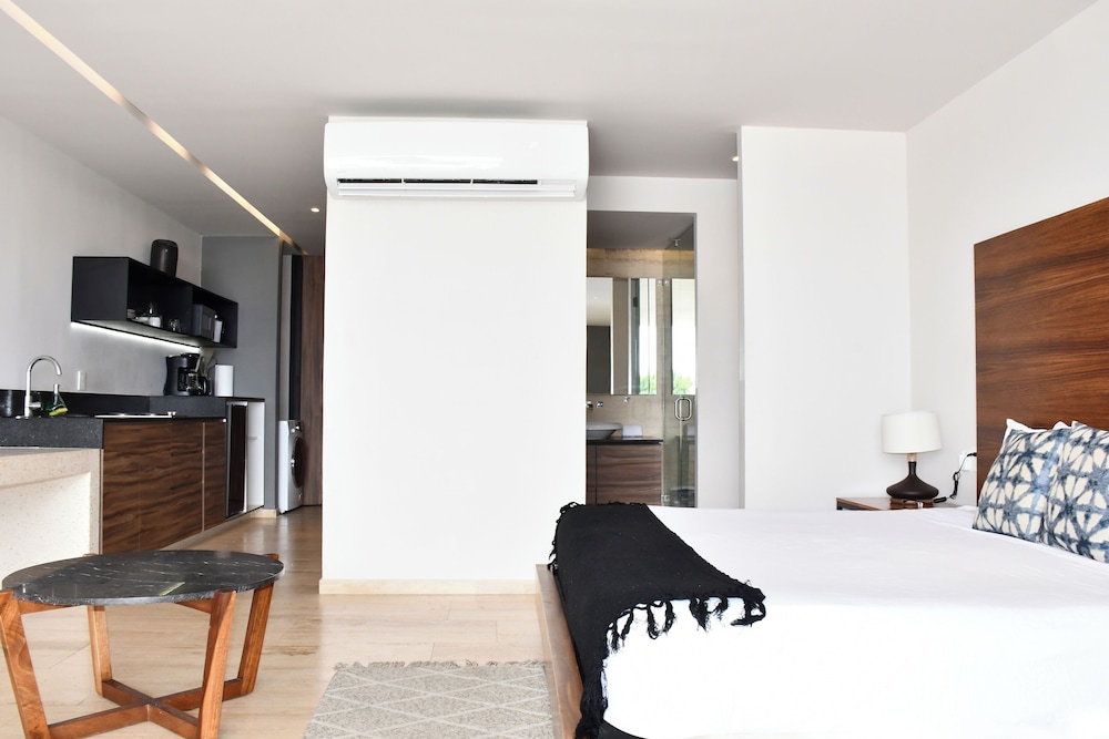 Luxury Studio Suite, Balcony