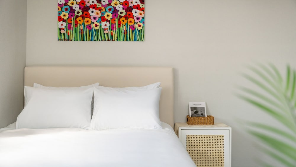 Basic Room, 1 Bedroom (Room 302 (Ocean View / Netflix)) photo 1