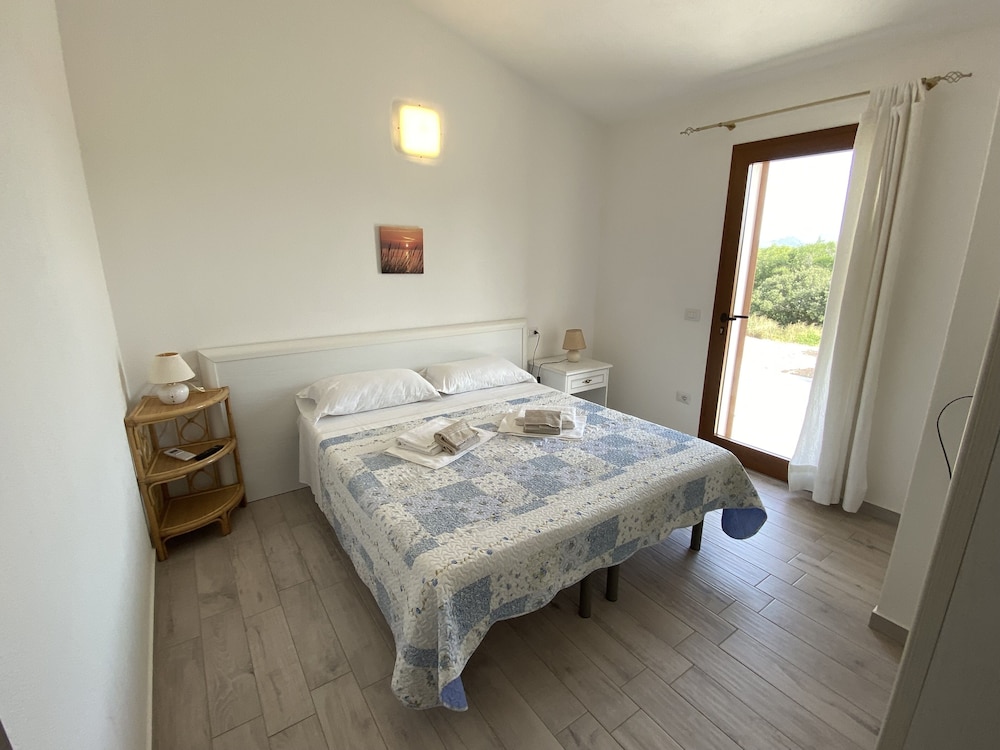 Deluxe Suite, Balcony, Sea View (Cala Brandinchi)