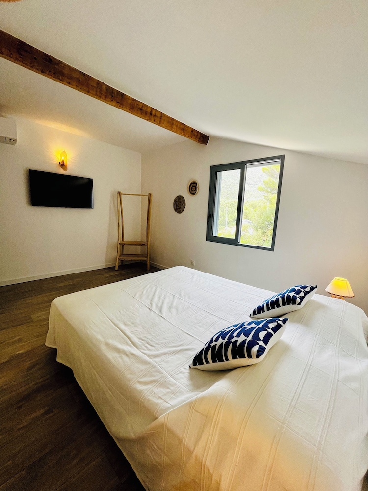 Classic Double Room, 1 Queen Bed photo 3