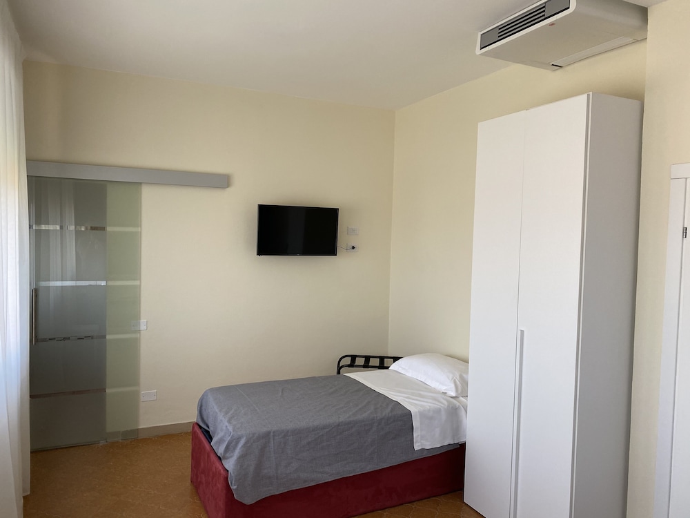 Standard Triple Room photo 3