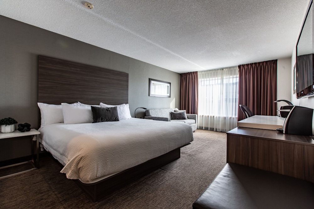 Deluxe Room, 1 King Bed with Sofa bed photo 1