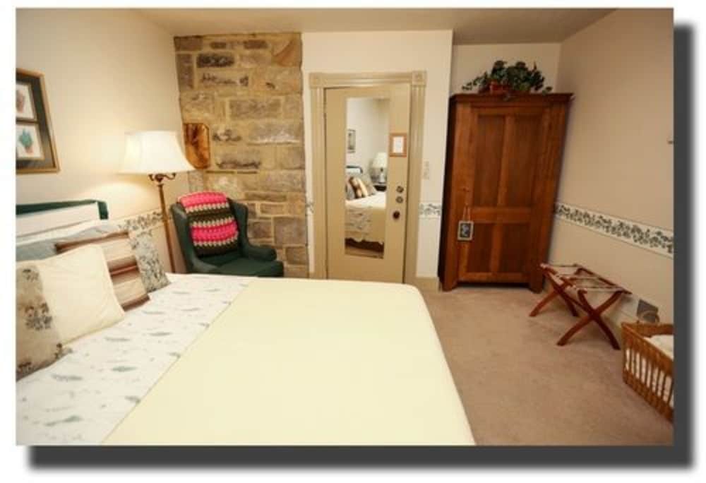 Room, Private Bathroom (Ivy Queen Room) photo 2