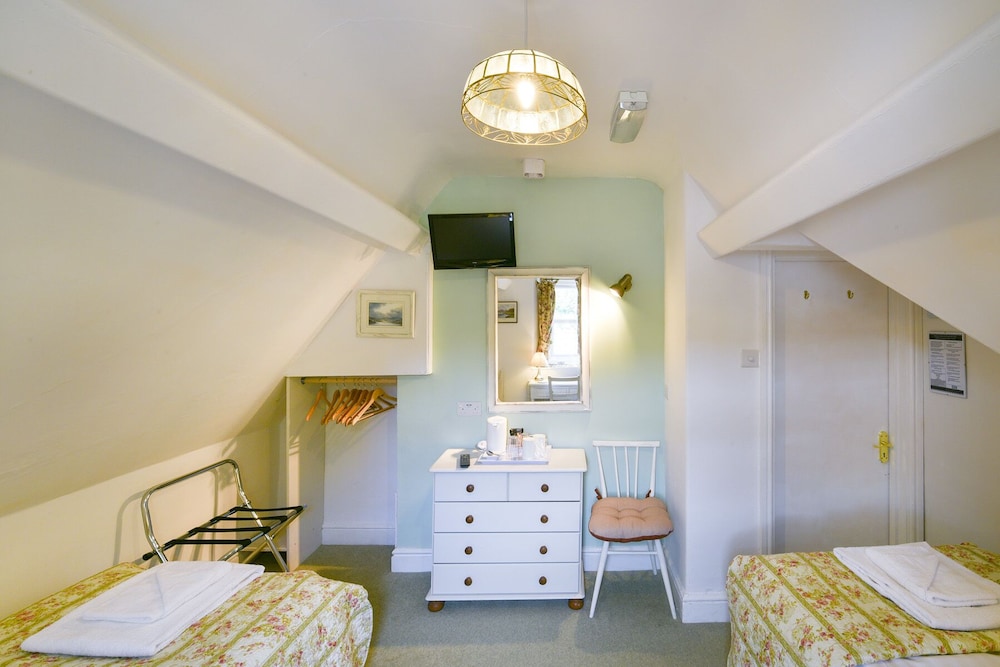 Twin Room, Shared Bathroom (Room 5) photo 3
