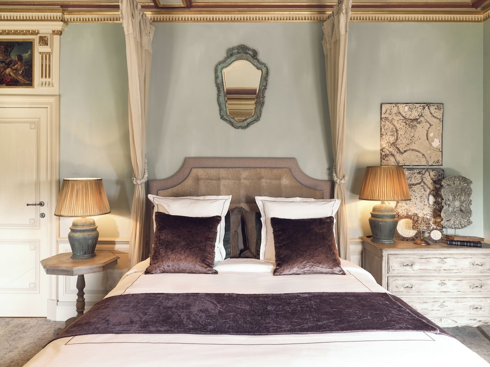Signature Room photo 2